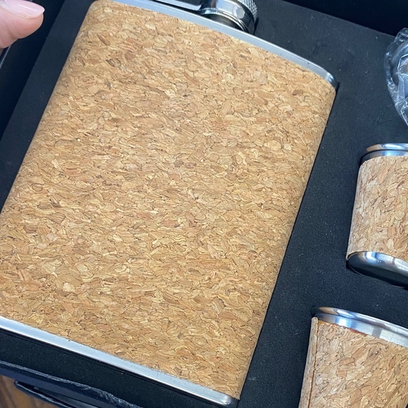 Cork and Stainless Steel Flask Set - Picture 5 of 6